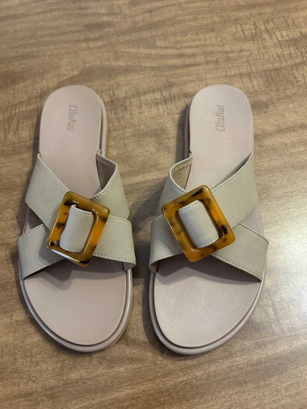 OluKai Lai Slide Sandals Tan Beige Tortoiseshell Buckle Comfort Flat S